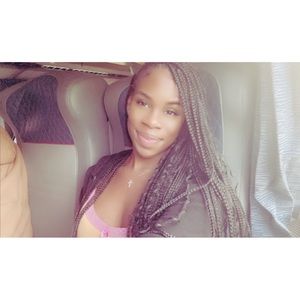 Meet your Posher, Chanel